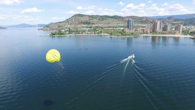 kelowna-early-bird-parasailing-expereince