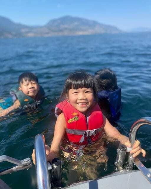 kelowna-private-electric-boat-tour-with-bluetooth-speaker