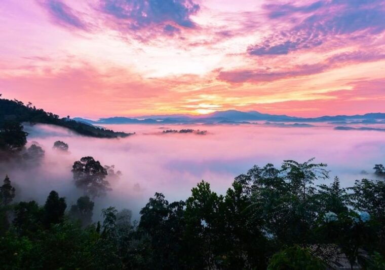 khao-lak-magical-sunrise-above-the-clouds-at-khao-khai-nui