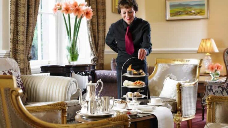 killarney-jaunting-car-tour-with-afternoon-tea