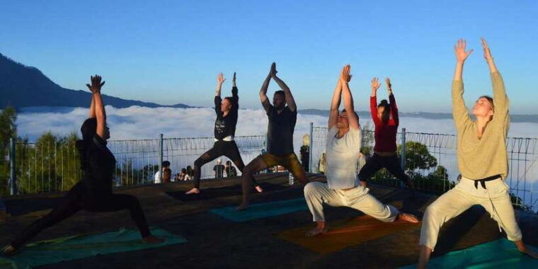 kintamani-sunrise-yoga-meditation-earth-water-rituals