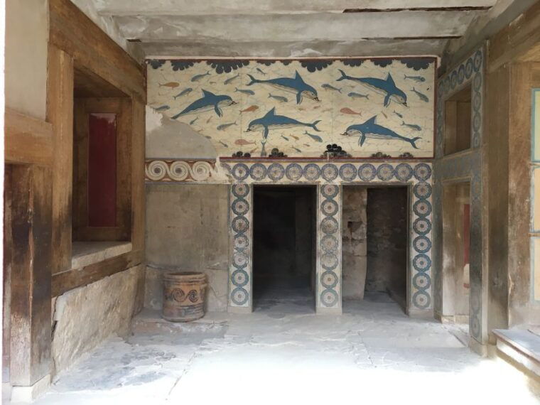 knossos-palace-skip-the-line-guided-tour-with-max-8-people