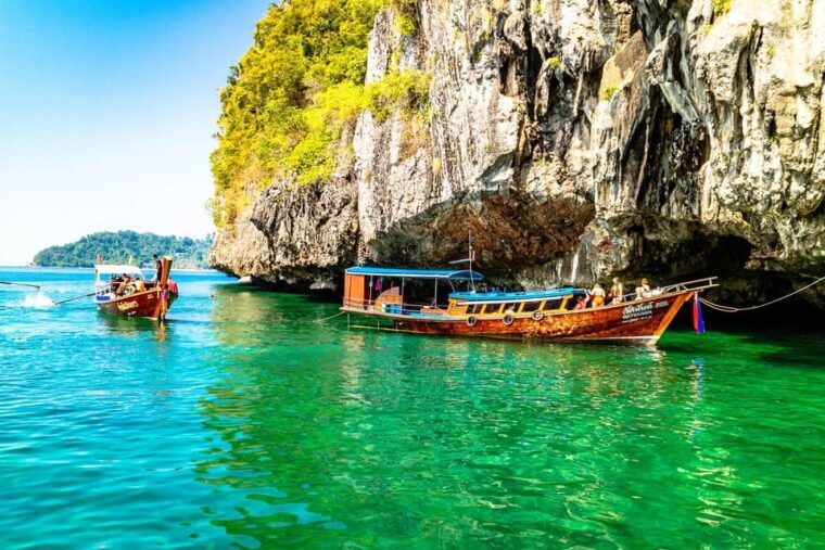 ko-lanta-emerald-cave-and-4-islands-tour-by-longtail-boat