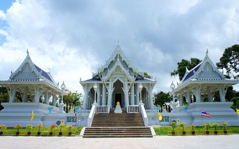 krabi-highlights-walking-tour-with-buddhist-alms-ceremony