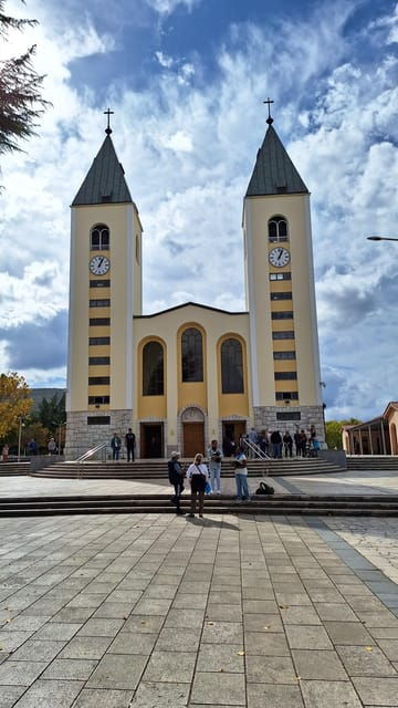 kravice-waterfall-excursion-stonmedugorje-mostar