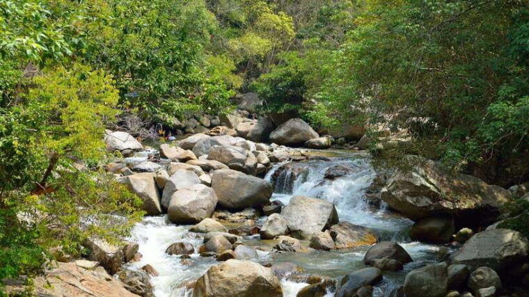 kuala-lumpur-batu-caves-ramayana-caves-and-kanching-falls