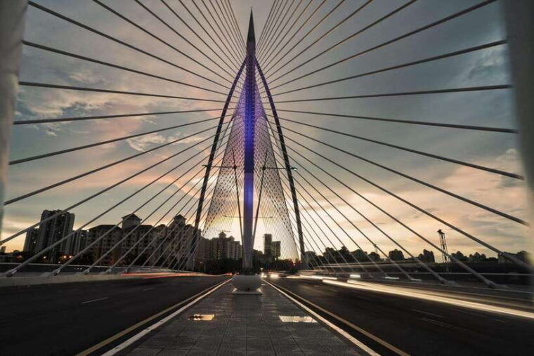 kuala-lumpur-city-tour-kl-tower-ticket-putrajaya-w-boat