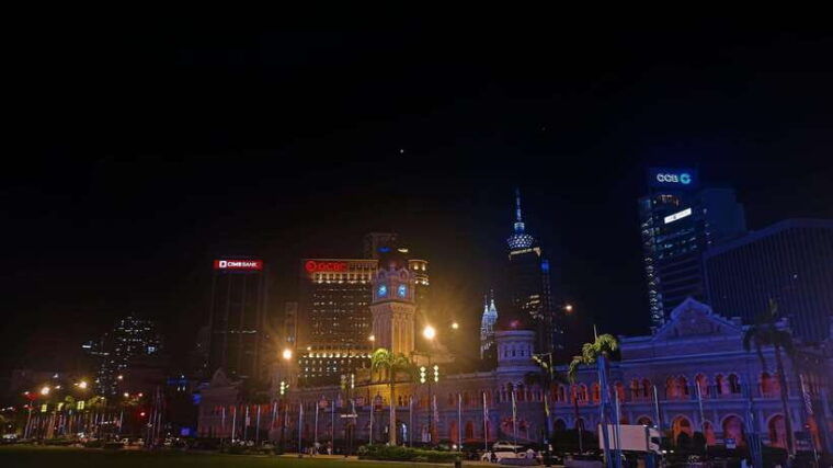 kuala-lumpur-sightseeing-markets-and-food-night-tour