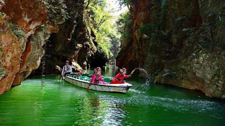 kunming-jiuxiang-cave-roast-duck-lunch-private-tour