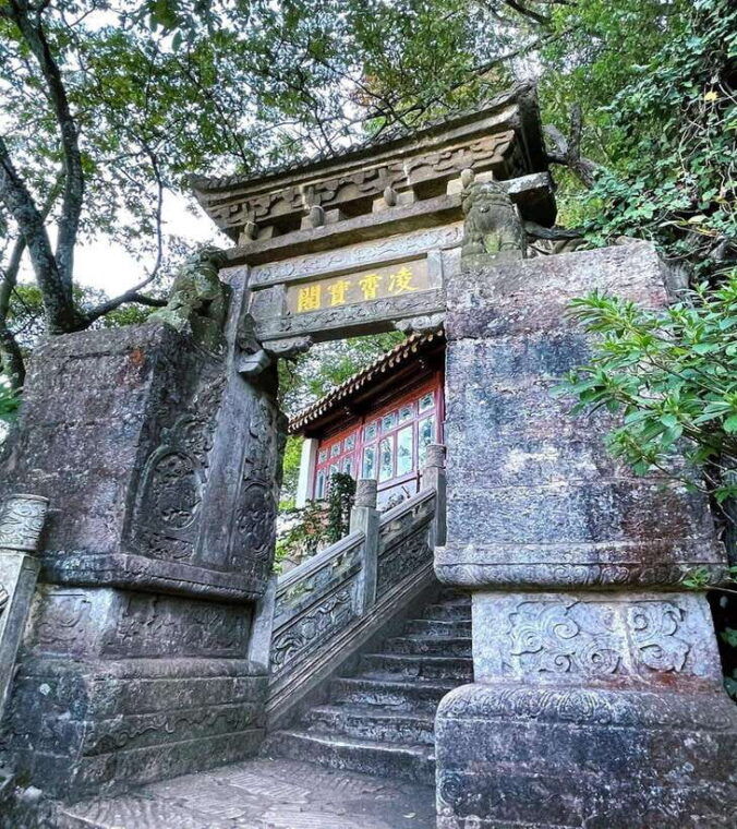 kunming-western-hills-scenic-area-private-tour-half-day
