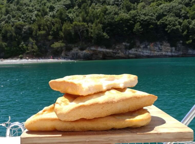 la-spezia-private-sailboat-tour-of-cinque-terre-with-lunch