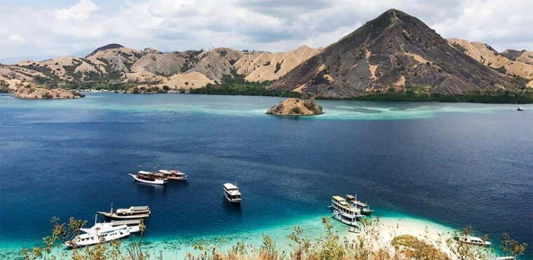 labuan-bajo-komodo-private-day-trip-with-snorkeling