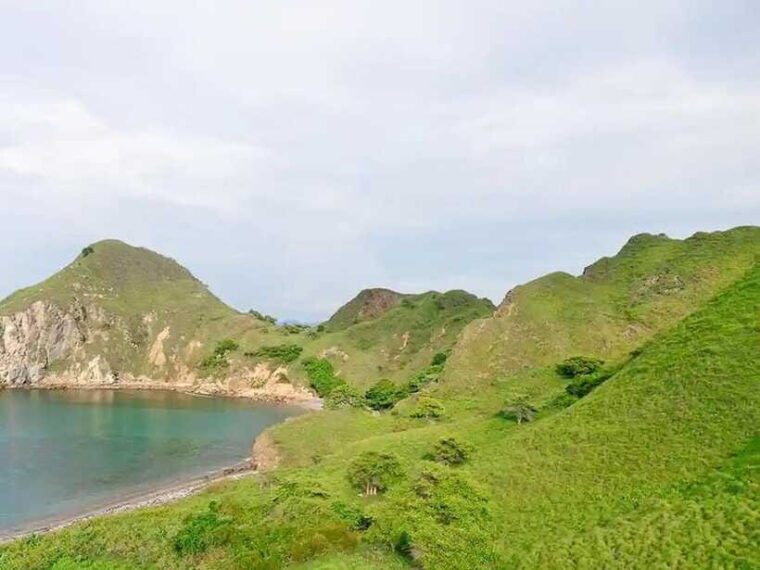 labuan-bajo-sunset-panorama-national-park