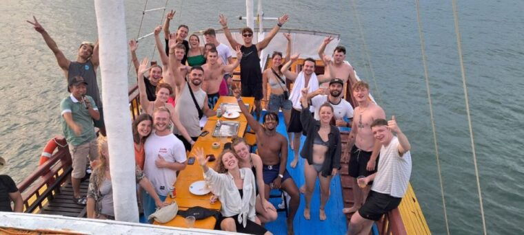 lan-ha-bay-kayaking-1-day-on-cruise