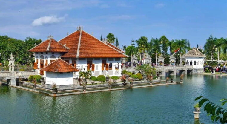 lempuyang-private-sightseeing-lempuyang-area-with-transfer