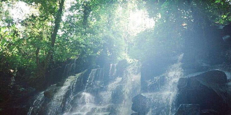 lempuyang-temple-kanto-lampo-waterfall-private-day-trip