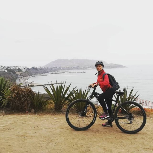 lima-bike-tour-of-miraflores-barranco-and-morro-solar