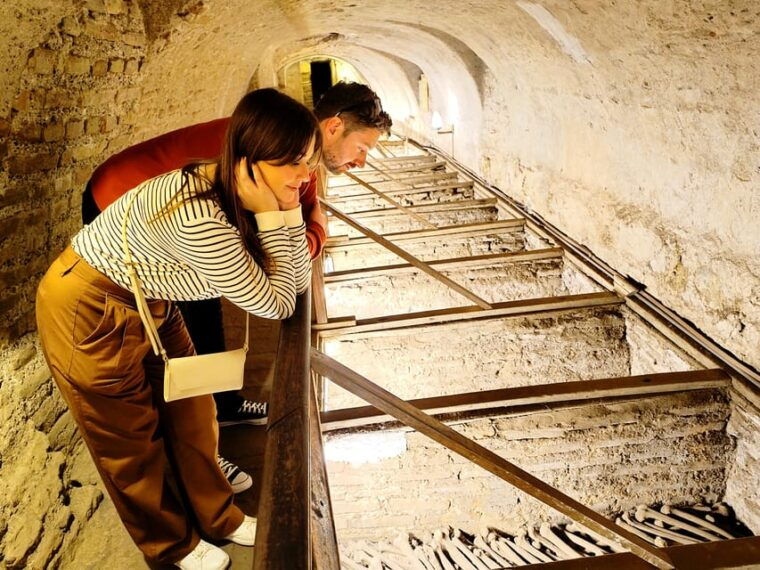 lima-city-walking-tour-catacombs-magic-water-fountains