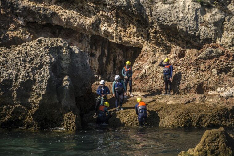 lisbon-coasteering-and-speedboat-arrabida-setubal-sesimbra