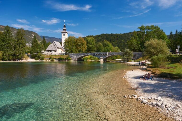 ljubljana-savica-waterfall-lake-bohinj-and-lake-bled-tour