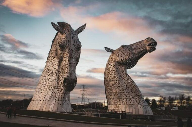 loch-lomond-highland-cows-victorian-town-half-day-tour