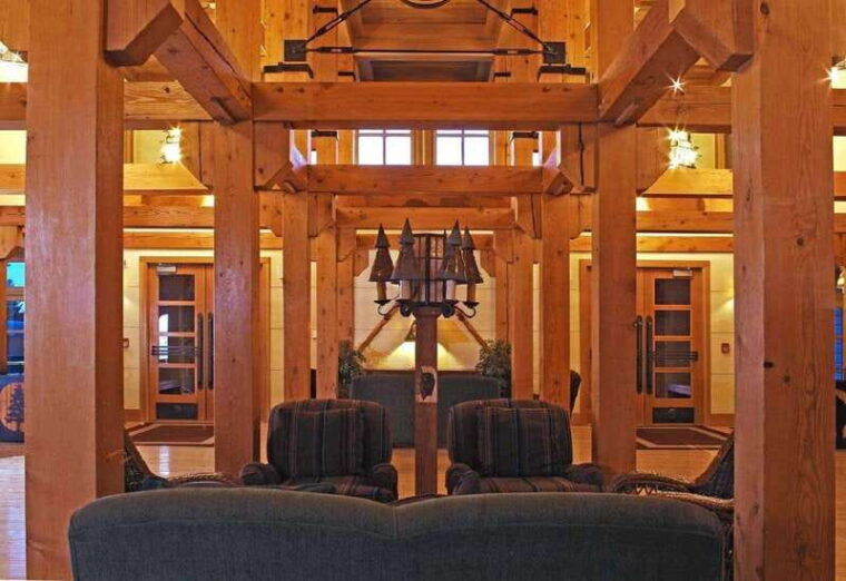 lodging-at-old-faithful-yellowstone-grand-teton-4-day-tour