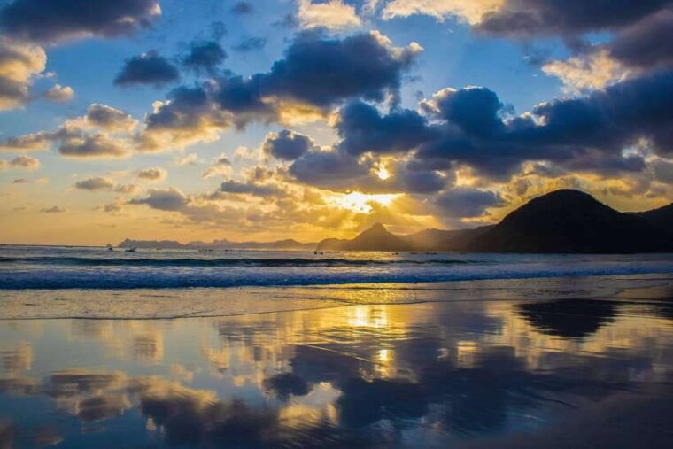 lombok-epic-exclusive-surfing-beaches-and-sunset-hills
