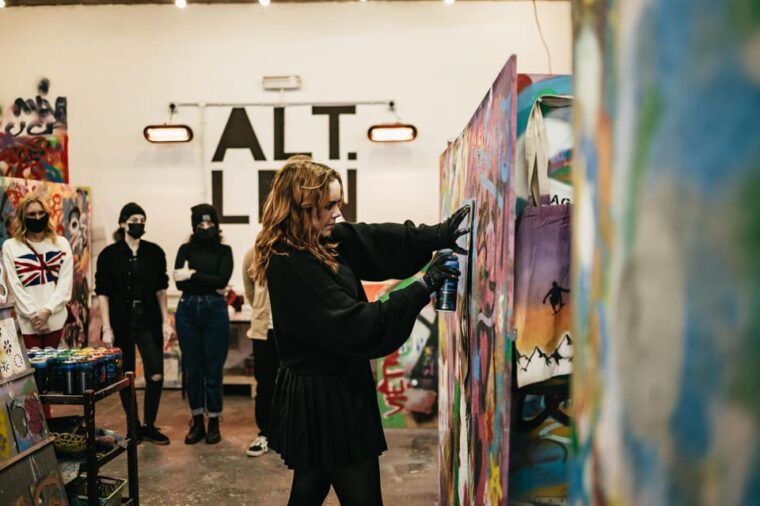 london-east-end-street-art-tour-and-spray-painting-workshop