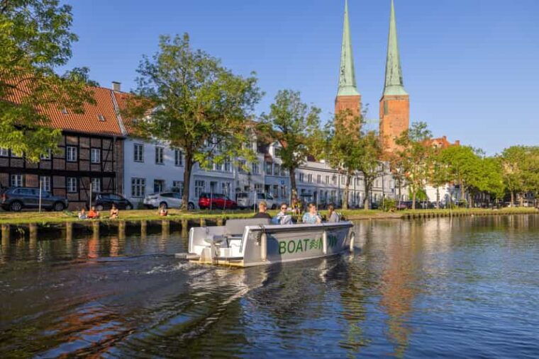 lubeck-electric-boat-rental-no-driving-license-required