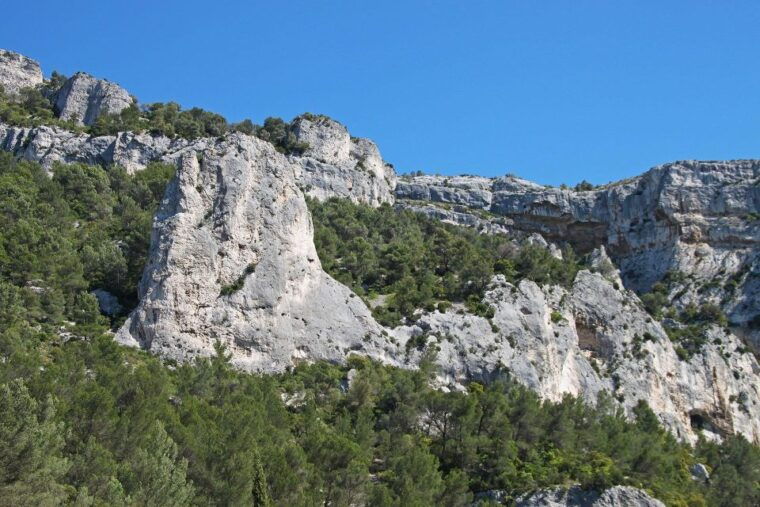 luberon-plague-wall-bike-ride