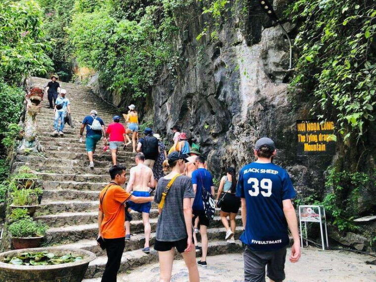luxury-day-tour-bai-dinh-trang-an-mua-cave
