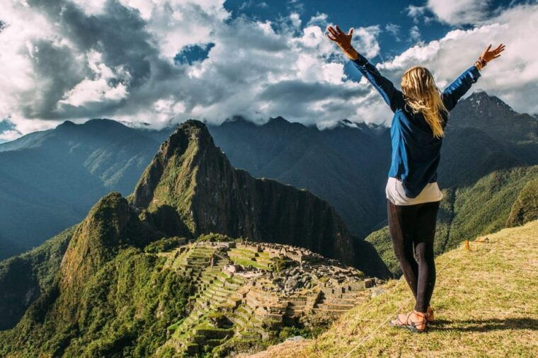 machu-picchu-and-machu-picchu-mountain-2