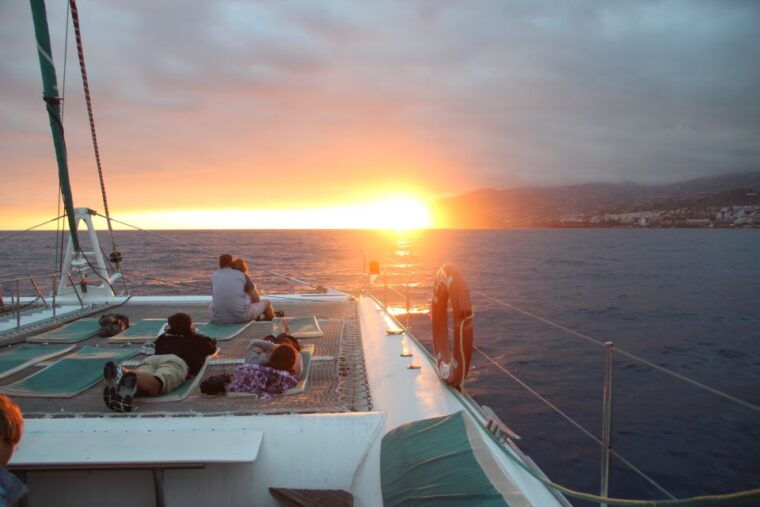 madeira-funchal-sunset-tour-by-catamaran