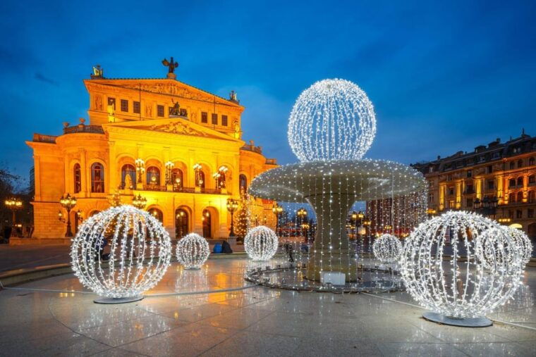 magical-christmas-atmosphere-of-frankfurt-walking-tour-2