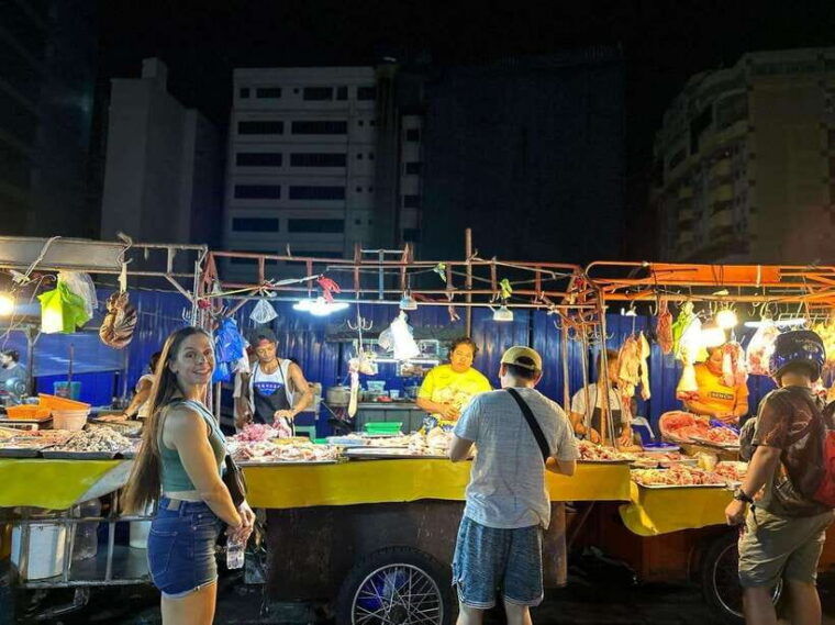 manila-chinatown-nighttime-tour-by-tuk-tuk