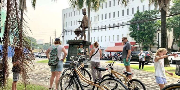 manila-guided-sunset-bamboo-bike-tour-in-intramuros