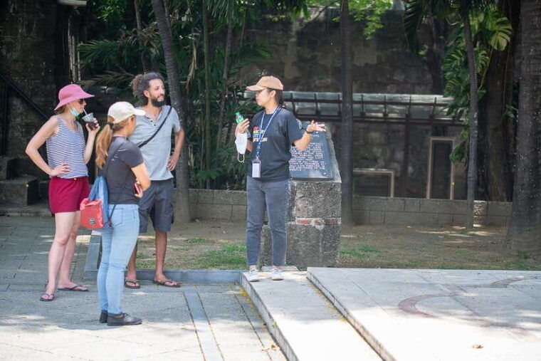 manila-sightseeing-and-food-walking-tour-with-tastings