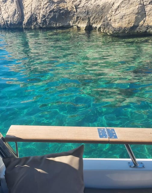 marseille-boat-tour-to-the-calanques-of-the-blue-coast