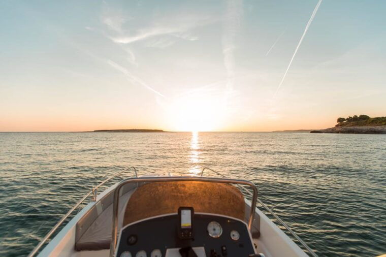 medulin-sunset-boat-cruise-with-wine-tasting