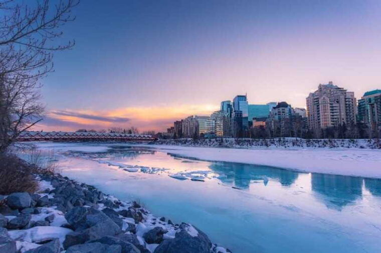 merry-walking-tour-christmas-stories-of-calgary