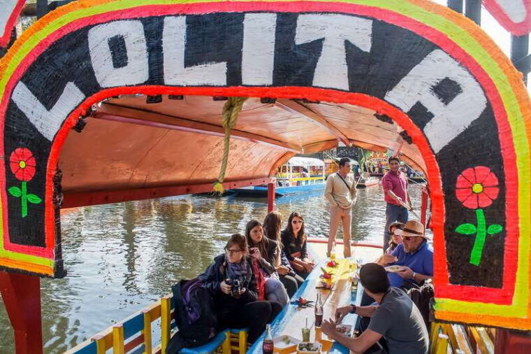 mexico-city-xochimilco-coyoacan-frida-kahlo-unam
