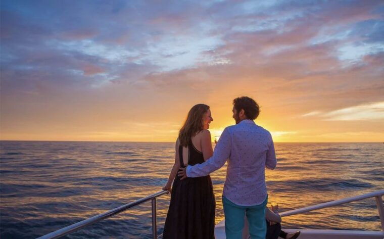 miami-sunset-cruise-with-celebrity-homes-open-bar