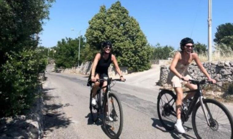 monopoli-e-bike-tour-with-sandwich-and-wine