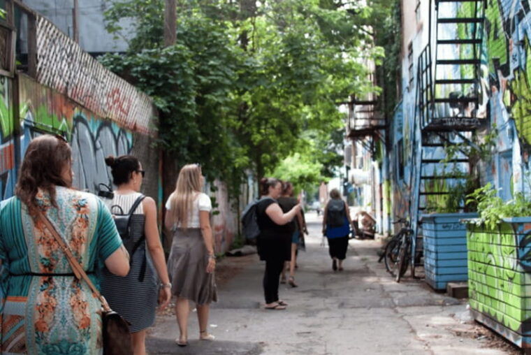 montreal-guided-walking-tour-of-montreals-murals