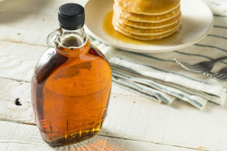 montreal-sugar-shack-maple-syrup-day-trip-with-lunch