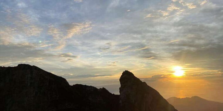 mount-agung-sunrise-summit-trekking