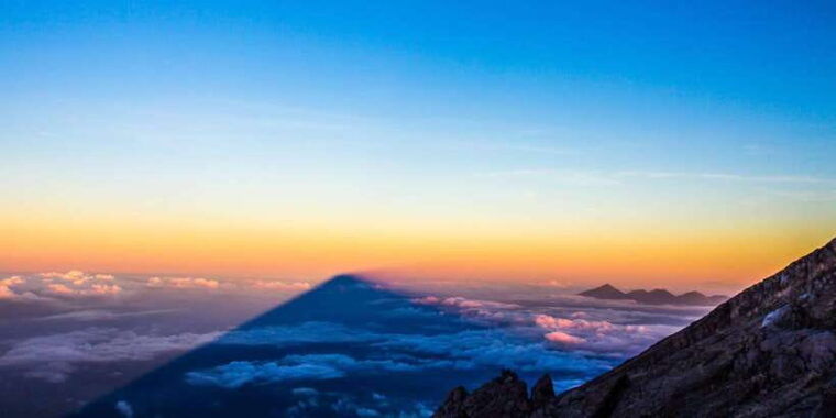 mount-agung-trek-sunrise-climb-cultural-insights