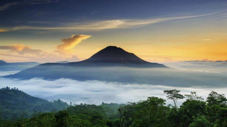 mount-batur-sunrise-dirt-bike-trek-with-trained-riders