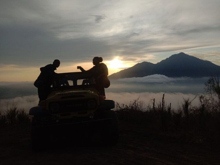 mount-batur-sunset-sunrise-4wd-jeep-tour-with-photographer