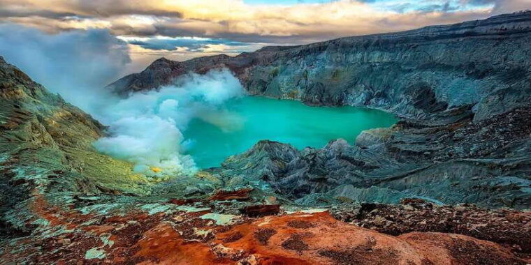 mount-bromo-and-ijen-crater-tour-from-surabaya-malang